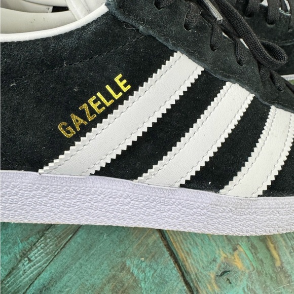 Adidas Suede Gazelle Athletic Shoe -Black/White Mens Size 8.5 Women's Size 9.5 - Picture 4 of 14
